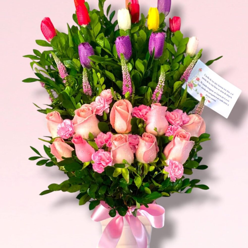 Arreglo de tulipanes y rosas