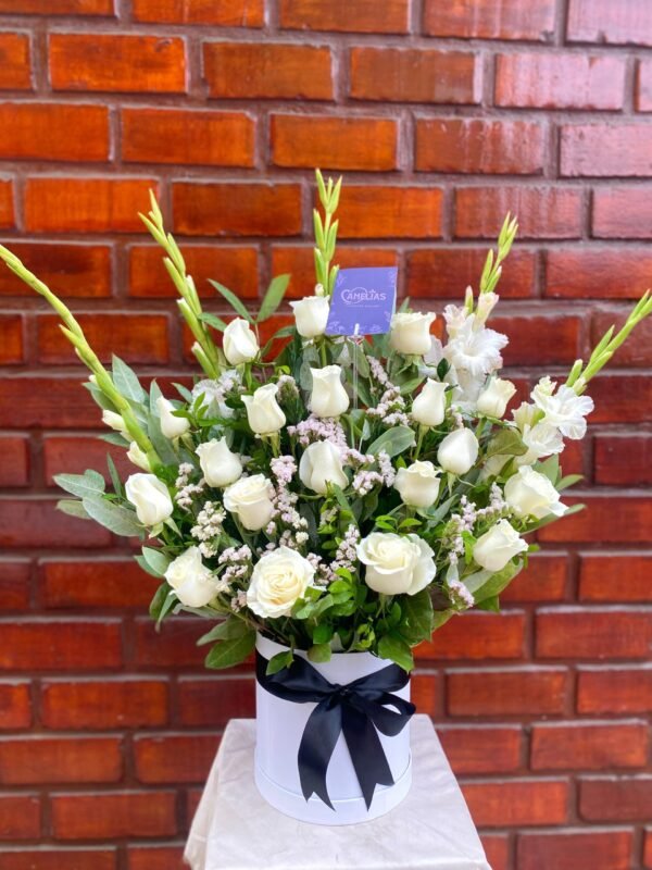 Box Fúnebre con Rosas Blancas