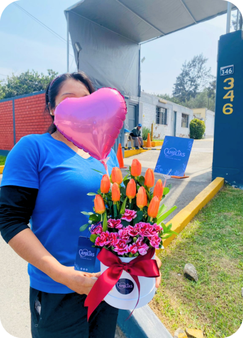 🌷 Box de 10 Tulipanes con rosas rojas "YAREN" - Imagen 2