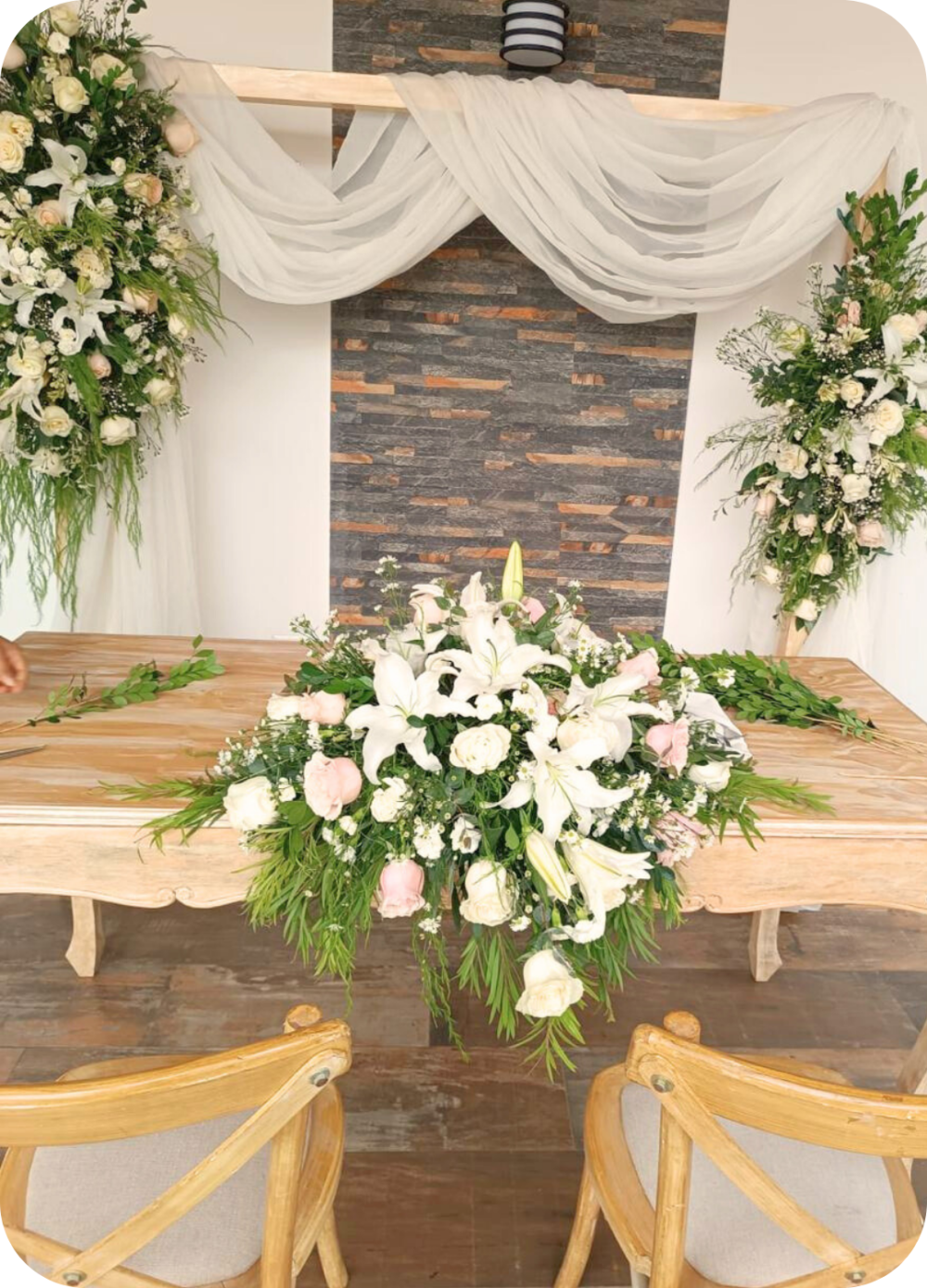 Arreglo de flores para mesa "Lituania"