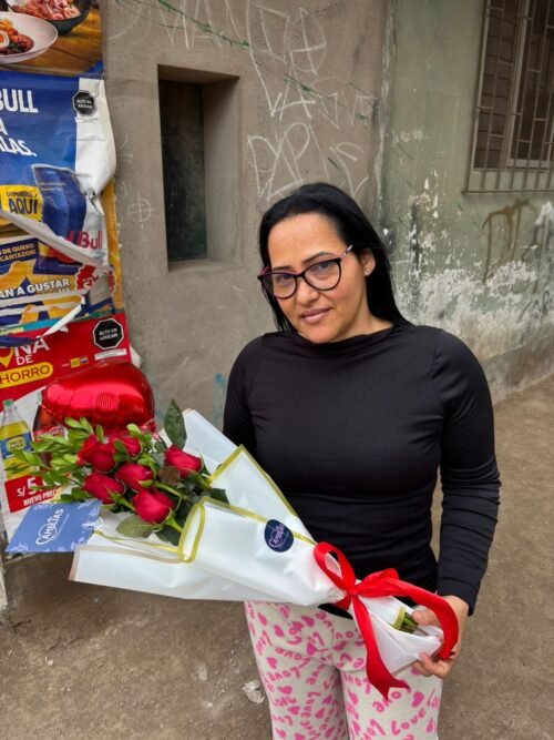 🌹 Ramo de 12 Rosas Rojas Freedom - Imagen 2