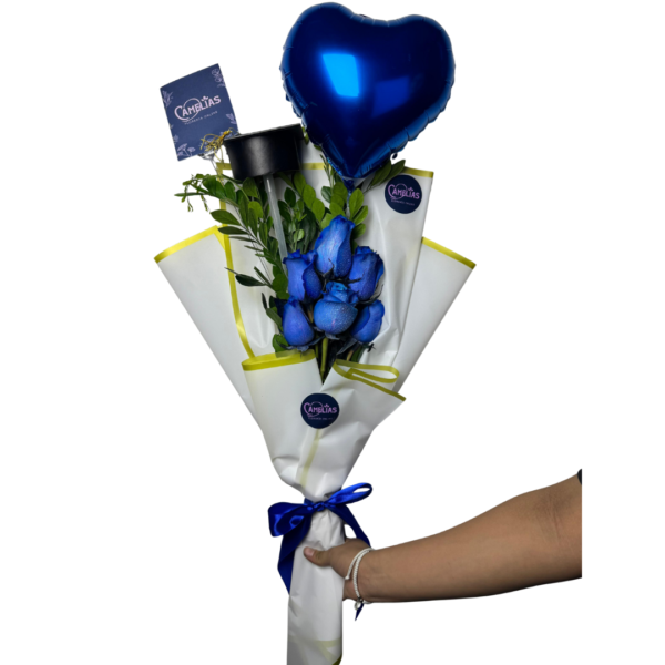 Ramo de 6 rosas azules + birrete “Graduado”