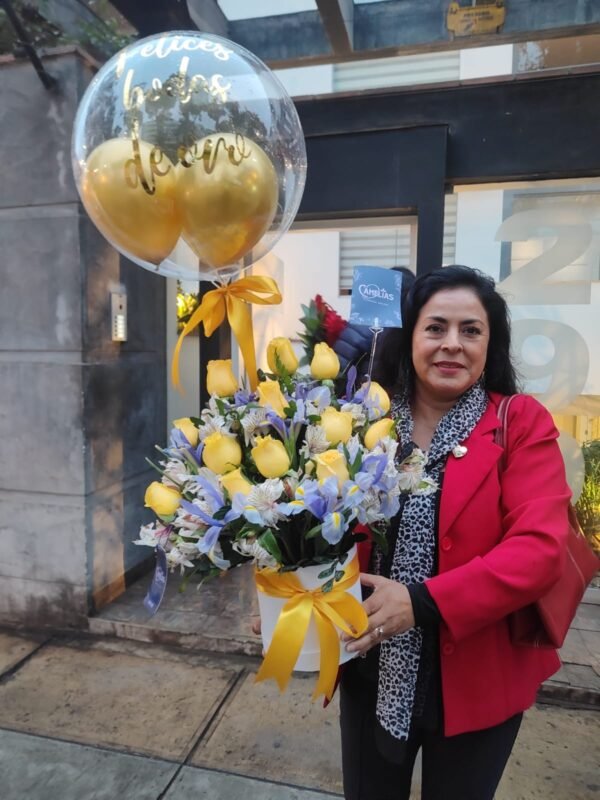 Box de 12 rosas amarillas + Astromelias y globo - Imagen 2