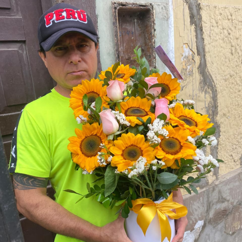 Box de girasoles y rosas "Happy birthday" - Imagen 2