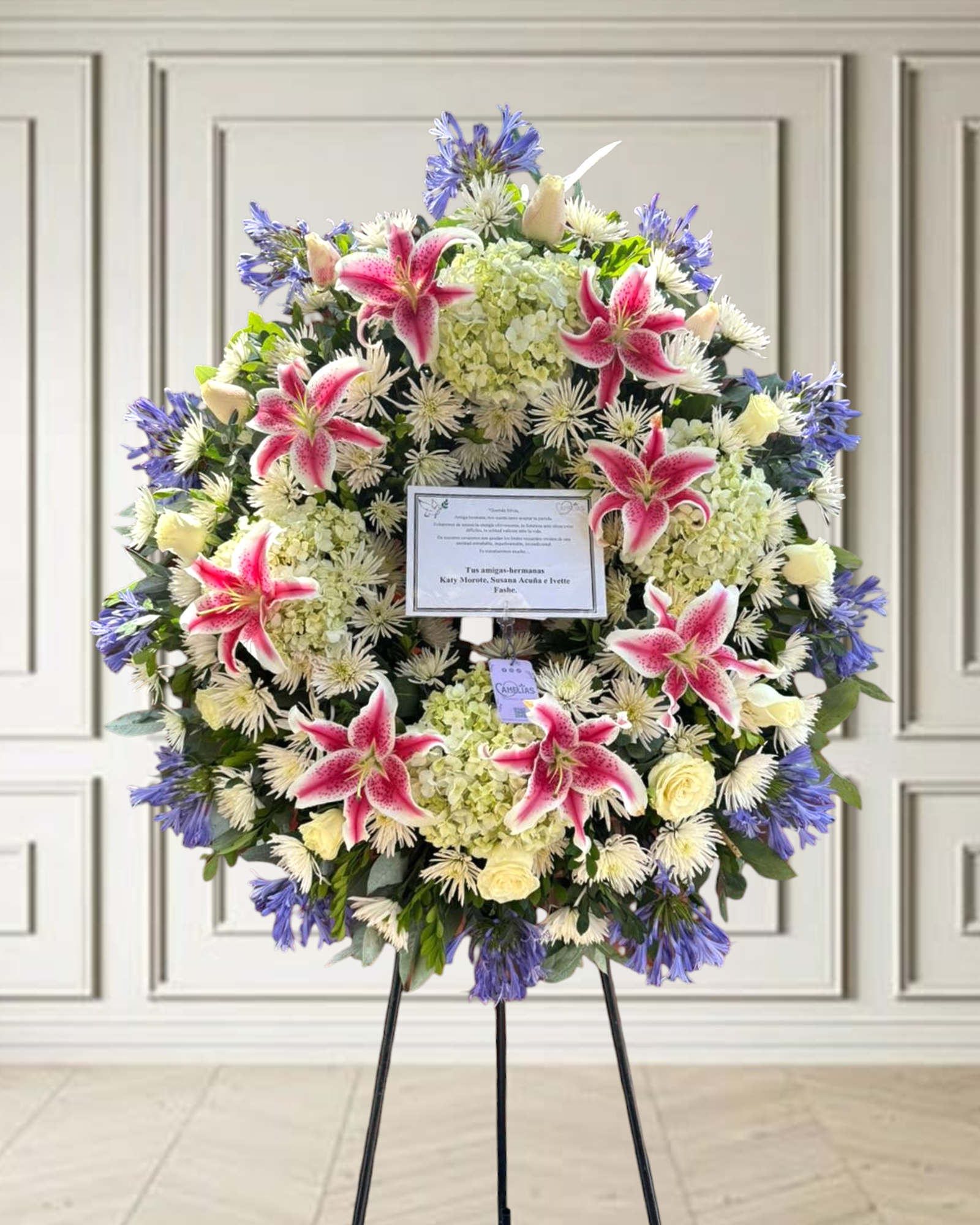 Corona fúnebre de lirios “Silvia”