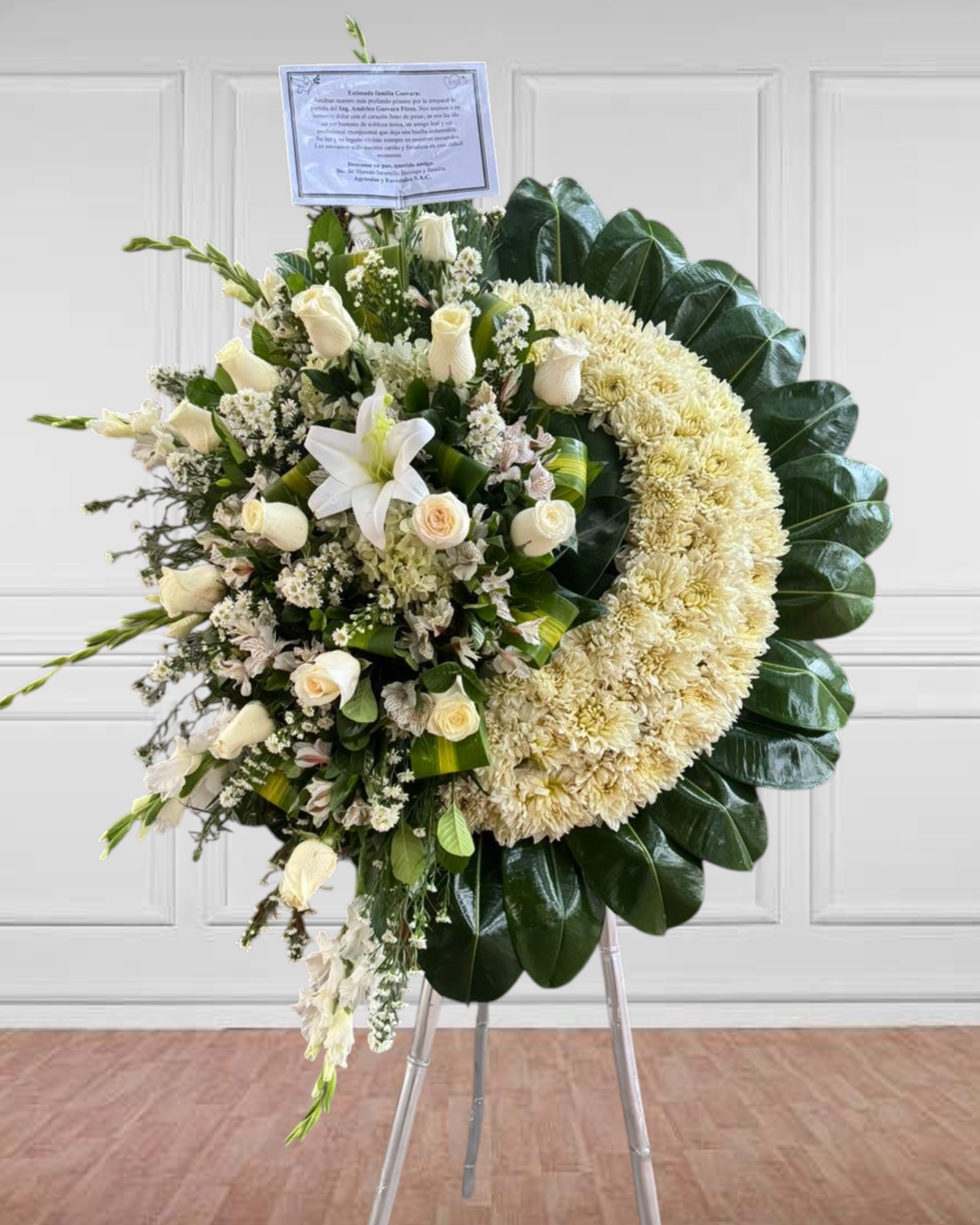 Corona funebre de rosas blancas "Eterna presencia"