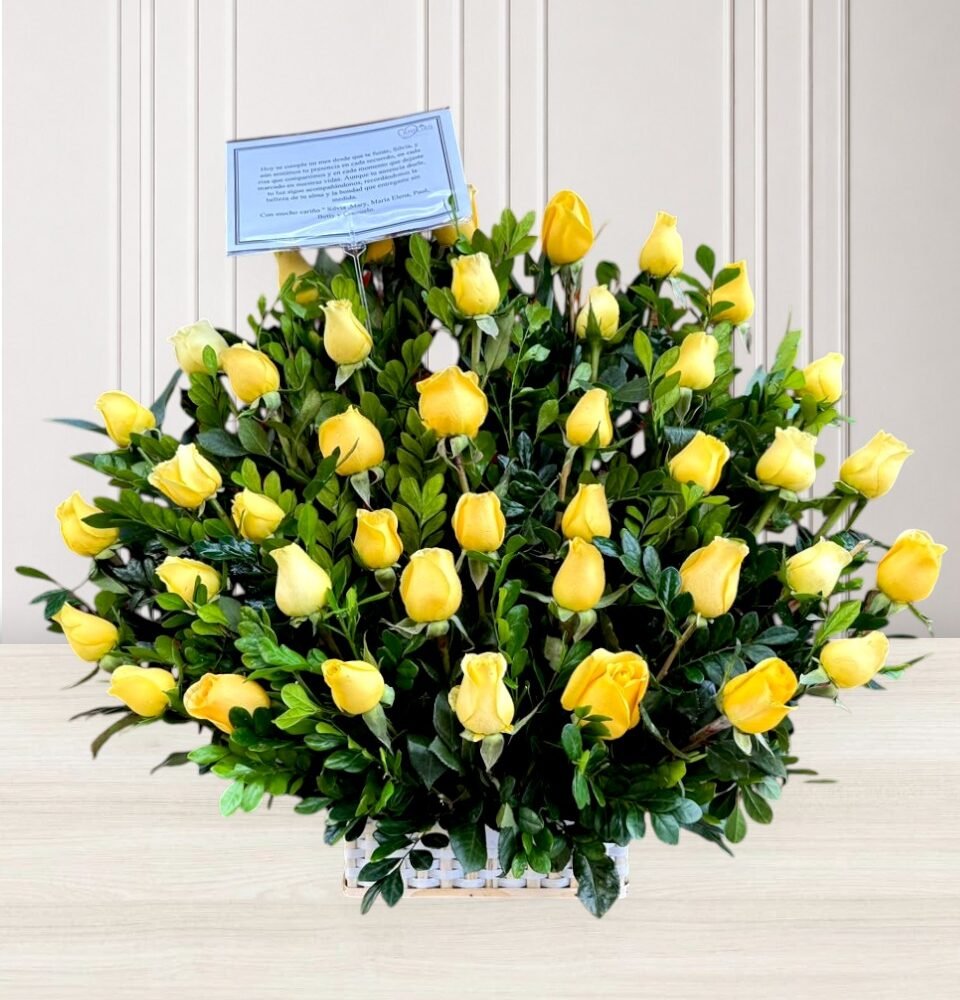 Canasta de rosas amarillas "Rosario" 💛