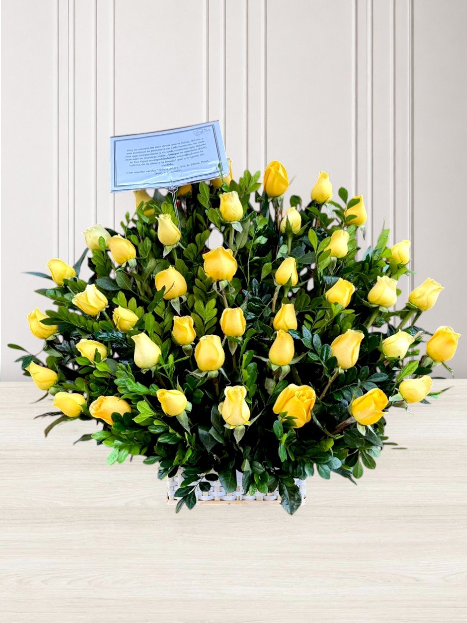 Canasta de rosas amarillas "Rosario" 💛